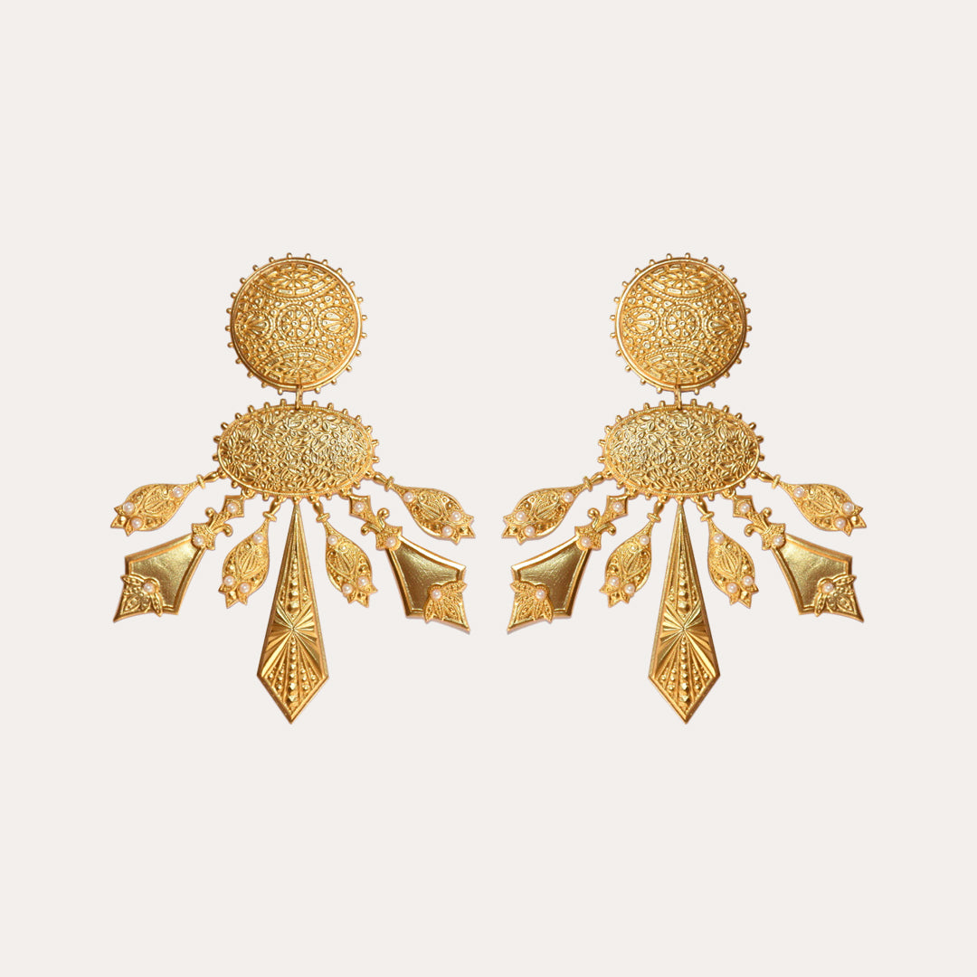 Lustrous Night Earrings